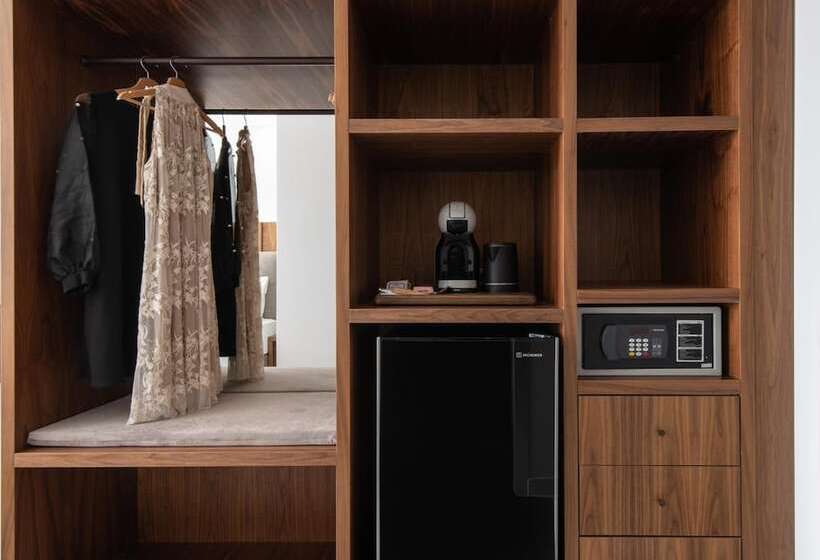 客栈  4 You Boutique