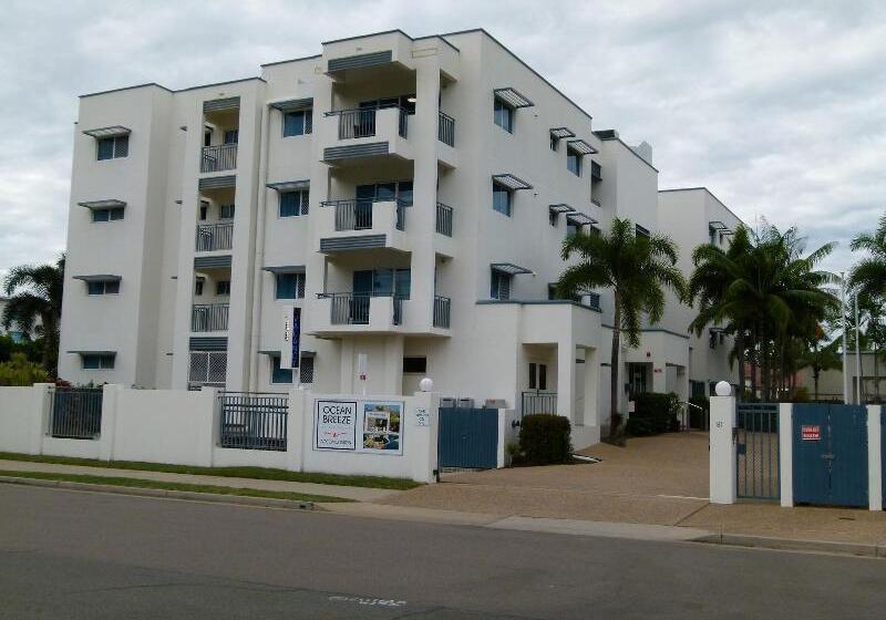 פונדק Madison Ocean Breeze Apartments