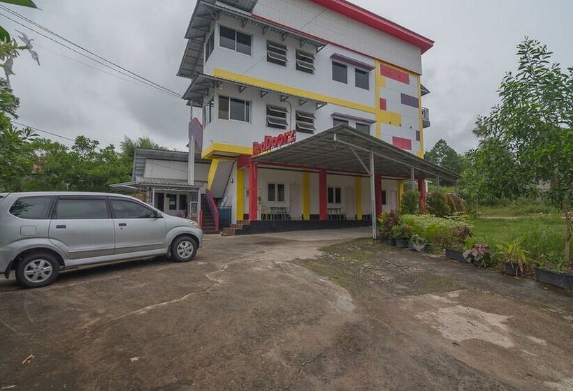 مسافرخانه Reddoorz Syariah Near Bscc Dome