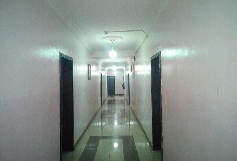 هتل Bayse One Executive Suites And Bar