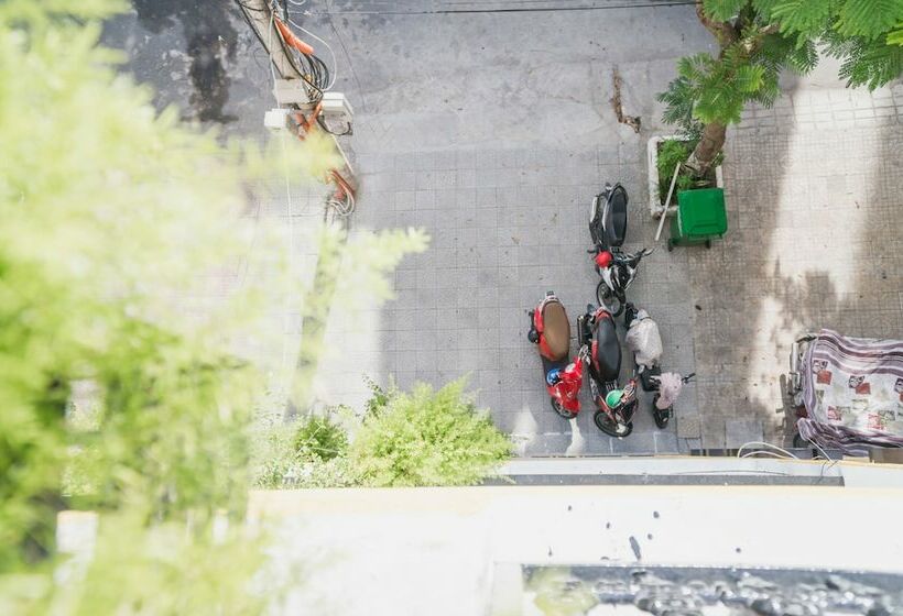 هتل Dango Hostel