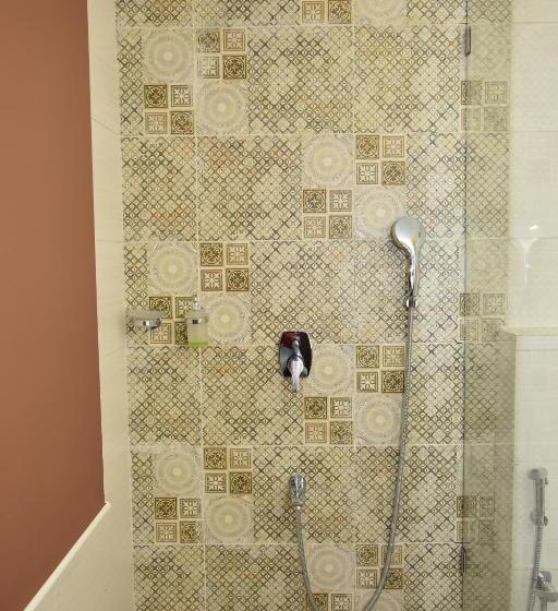 هتل De Falcon Goa Beach Resort