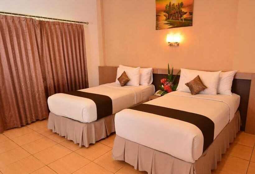 هتل Front One Resort Magelang