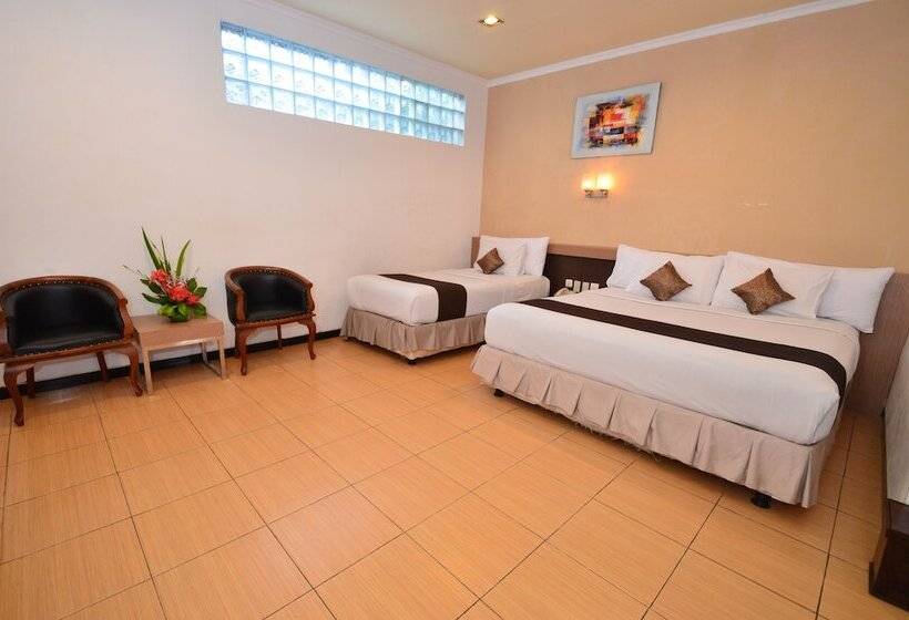 هتل Front One Resort Magelang