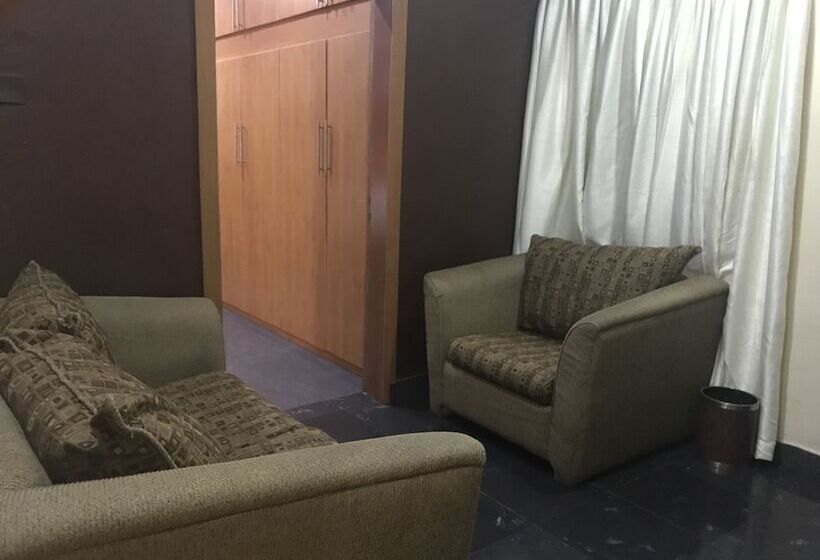 هتل Grand Riviera Suites