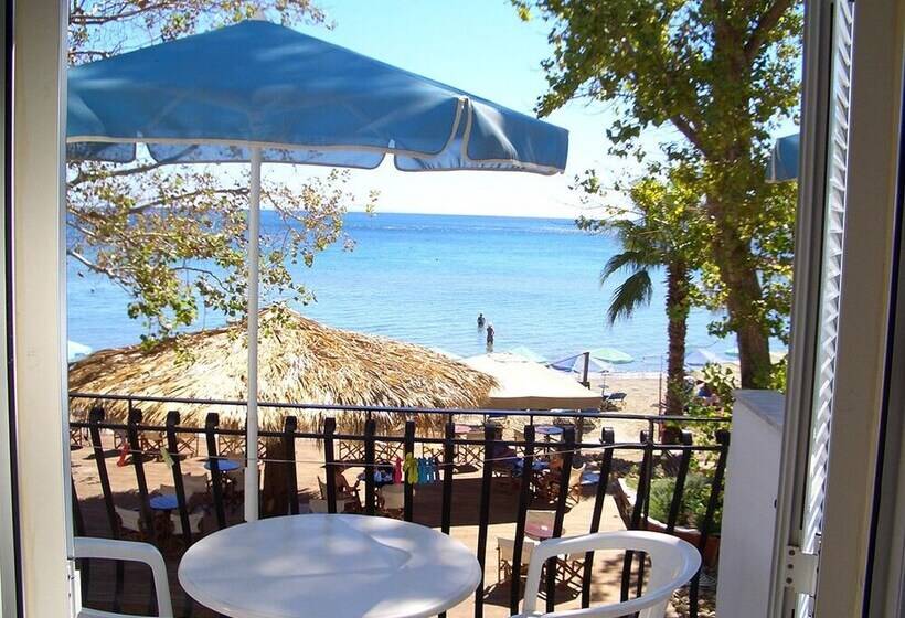 هتل Hercules Seafront Studios