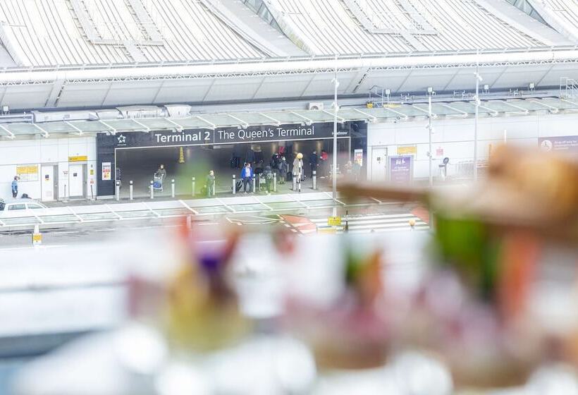 هتل Hilton Garden Inn London Heathrow Terminal 2 And 3