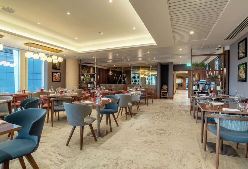 هتل Hilton Garden Inn London Heathrow Terminal 2 And 3