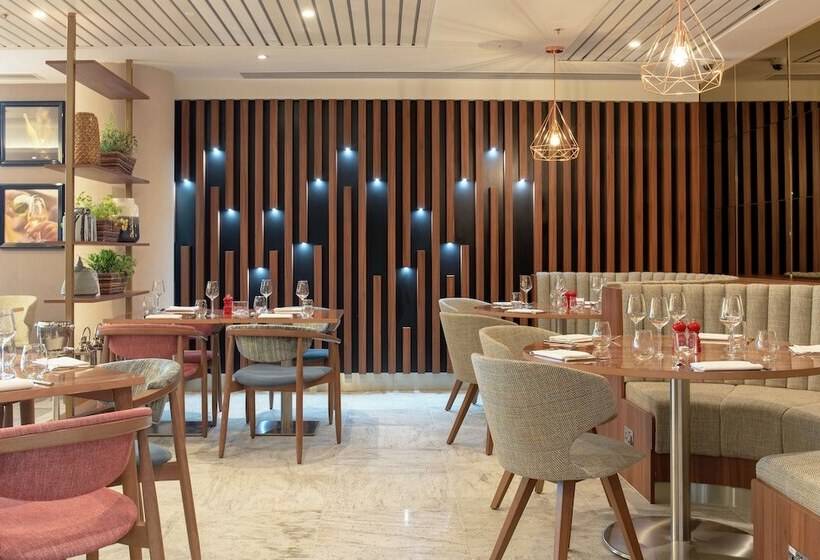 هتل Hilton Garden Inn London Heathrow Terminal 2 And 3