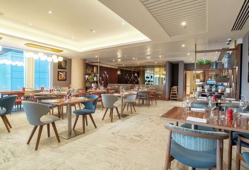 هتل Hilton Garden Inn London Heathrow Terminal 2 And 3