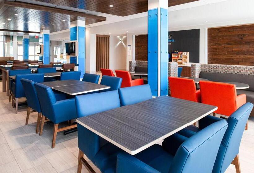 هتل Holiday Inn Express & Suites   Elko, An Ihg