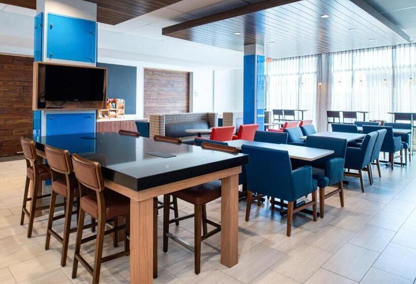 هتل Holiday Inn Express & Suites   Elko, An Ihg