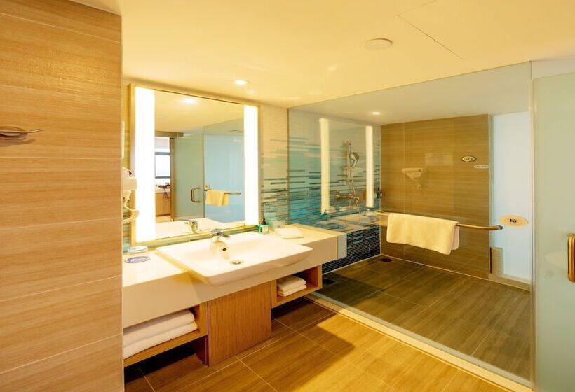 هتل Holiday Inn Express Linyi Riverside, An Ihg