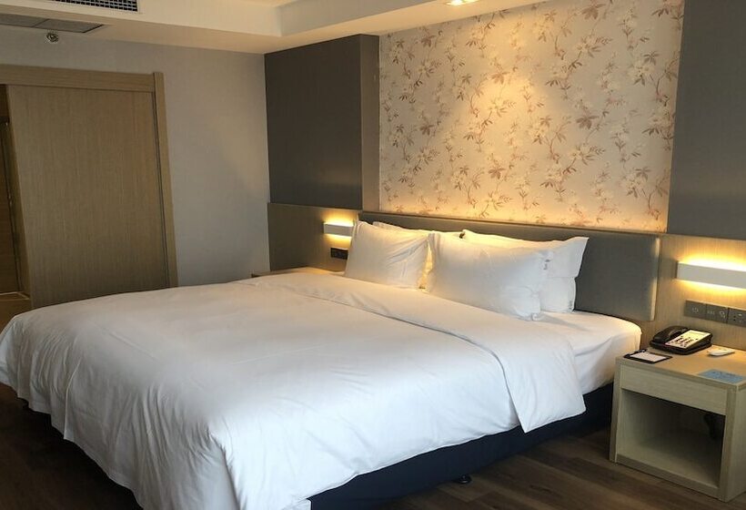 هتل Holiday Inn Express Linyi Riverside, An Ihg