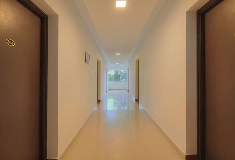 Отель Jia Stays By Oyo Rooms