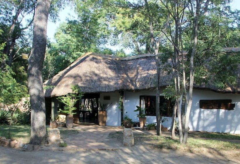 هتل Miombo Safari Camp