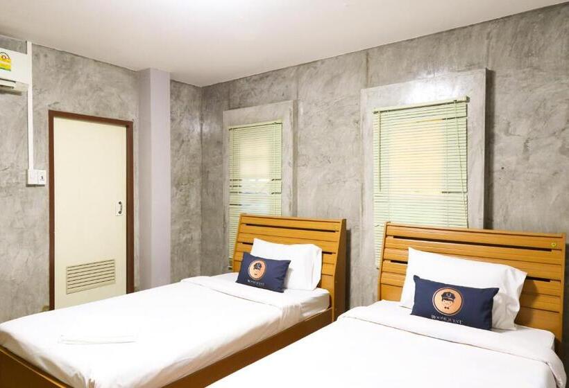 هتل Roomquest Amphawa Vaylasamran