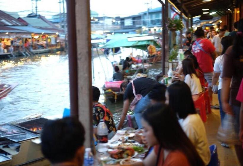 هتل Roomquest Amphawa Vaylasamran