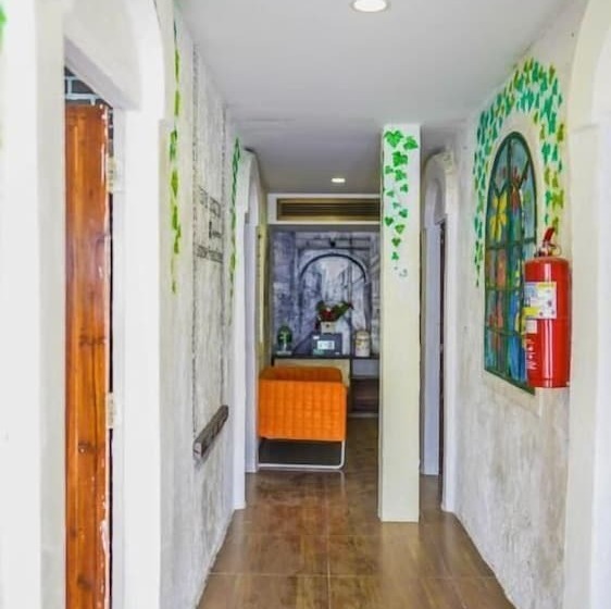 هتل Roomquest Amphawa Vaylasamran