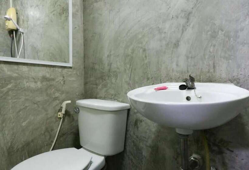 هتل Roomquest Amphawa Vaylasamran