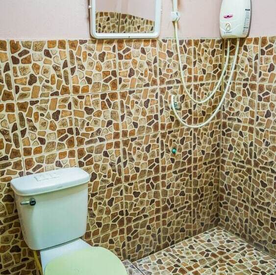 هتل Roomquest Amphawa Vaylasamran
