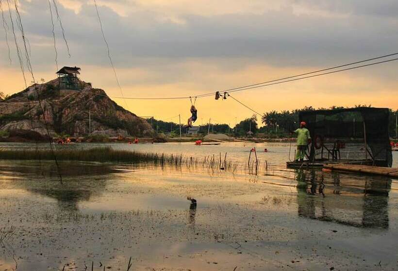 Отель Tadom Hill Resorts