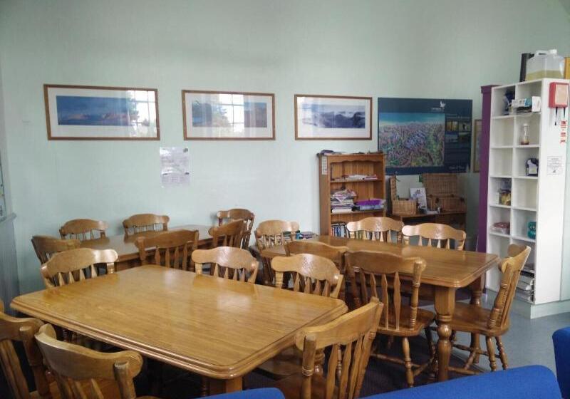 Отель The Smugglers Hostel