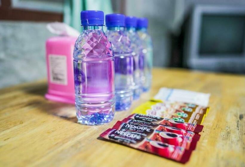 هتل Roomquest Amphawa Vaylasamran