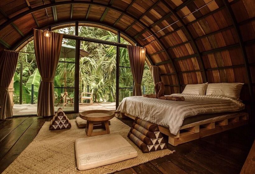 هتل Voraman Hut