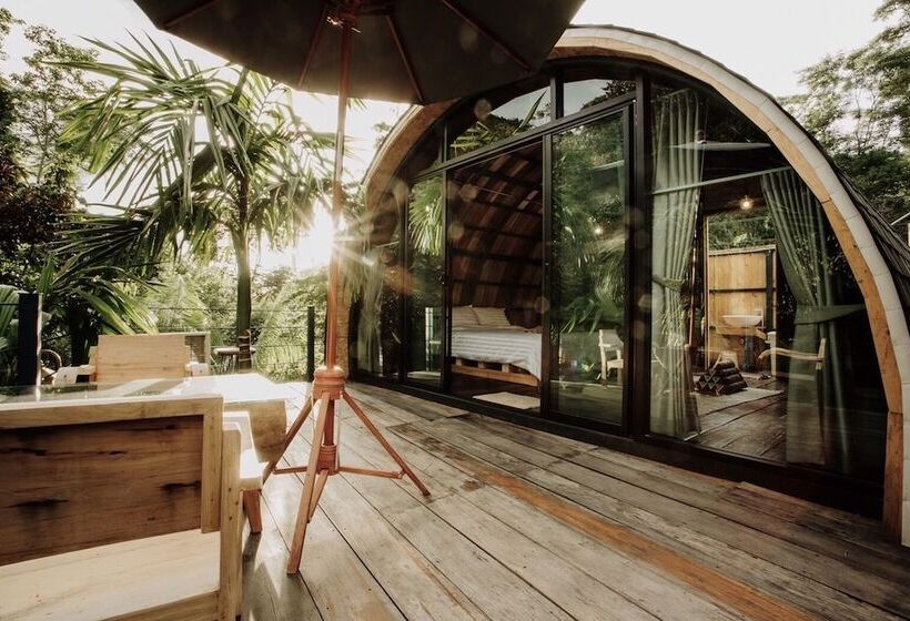 هتل Voraman Hut