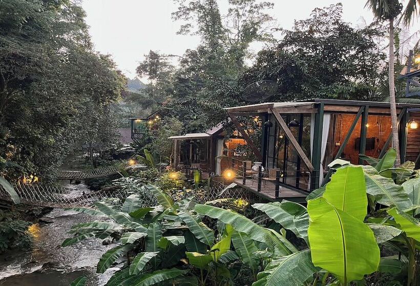 هتل Voraman Hut