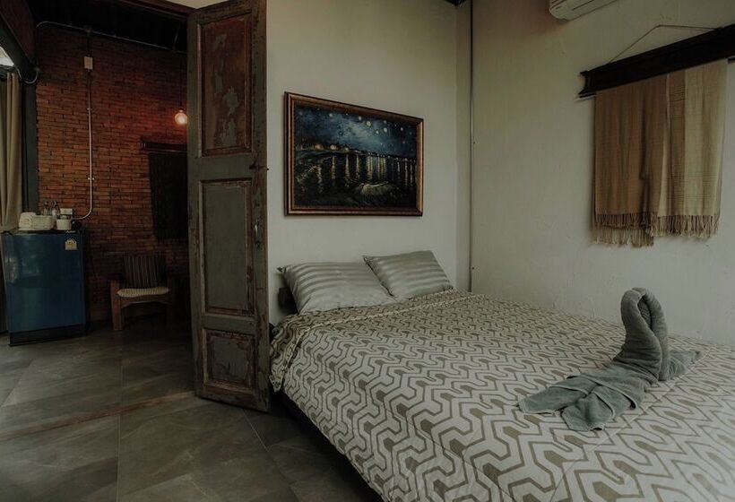 هتل Voraman Hut