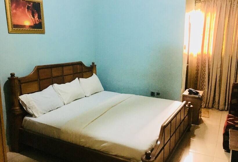Omo Lucas Hotel & Suites