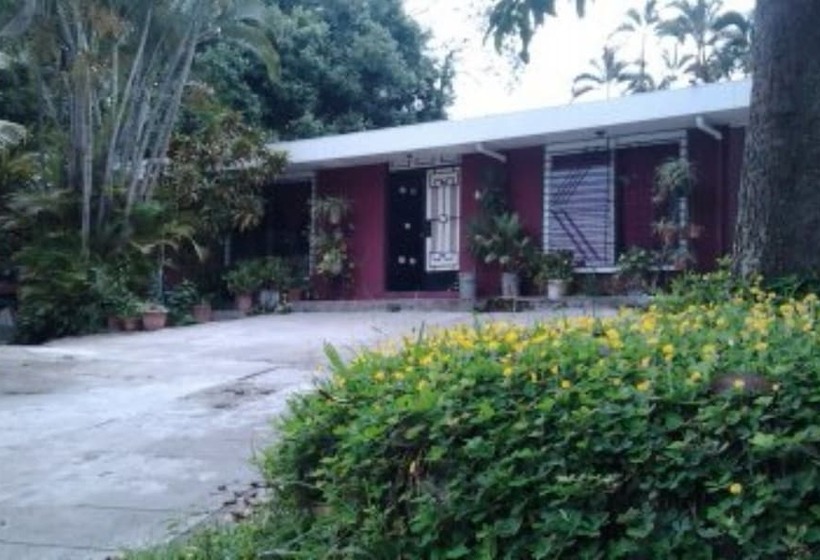 تختخواب و صبحانه Hostal Doña Marta