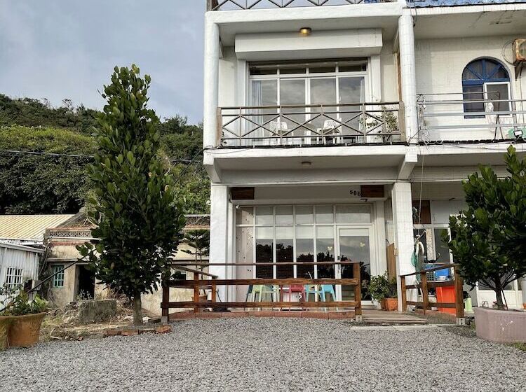 تختخواب و صبحانه One Day Ocean Villa