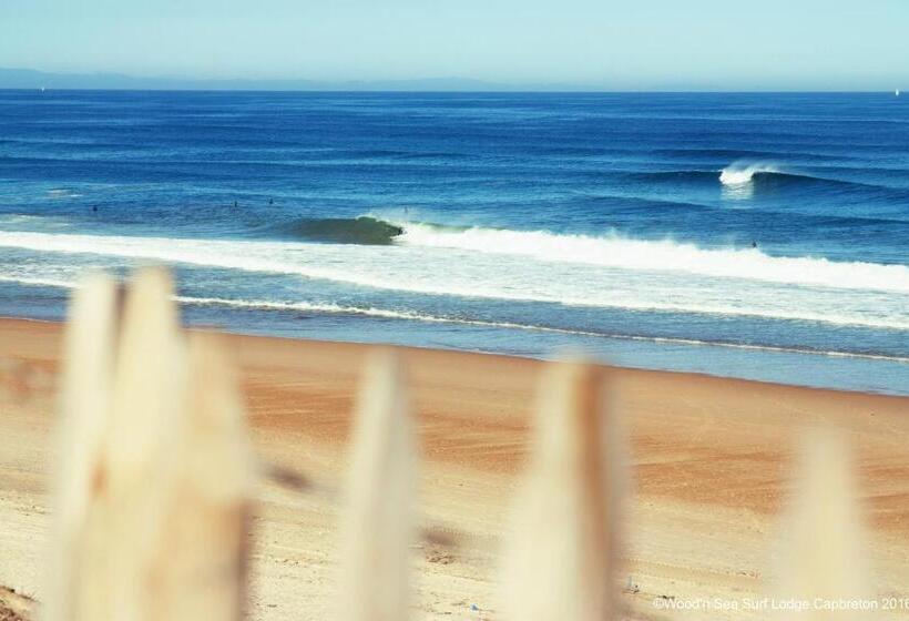 تختخواب و صبحانه Wood N Sea Surf Lodge   Auberge De Jeunesse