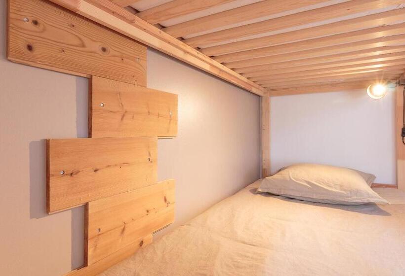 تختخواب و صبحانه Wood N Sea Surf Lodge   Auberge De Jeunesse