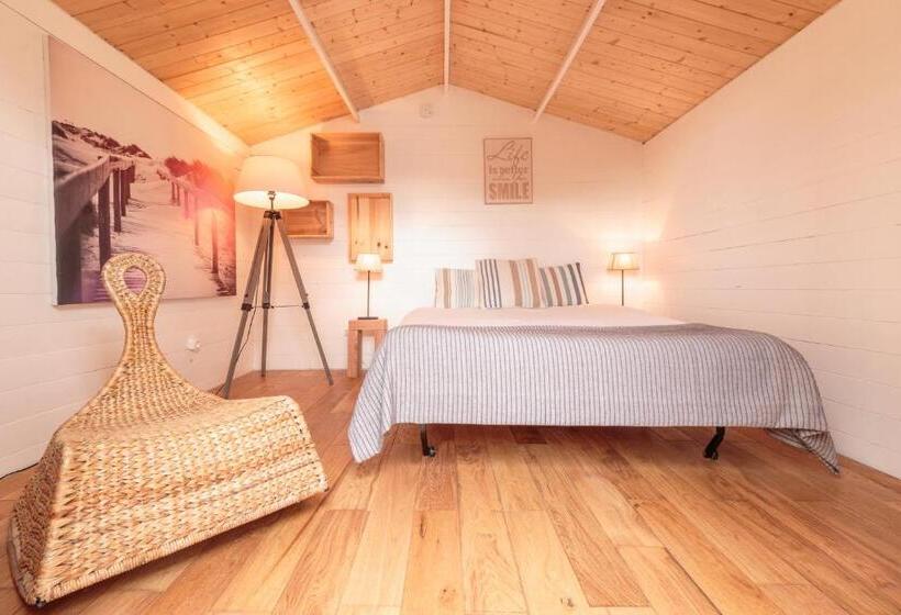 تختخواب و صبحانه Wood N Sea Surf Lodge   Auberge De Jeunesse