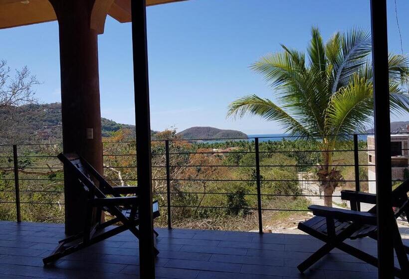 Casa Arcoiris Zihuatanejo B&b