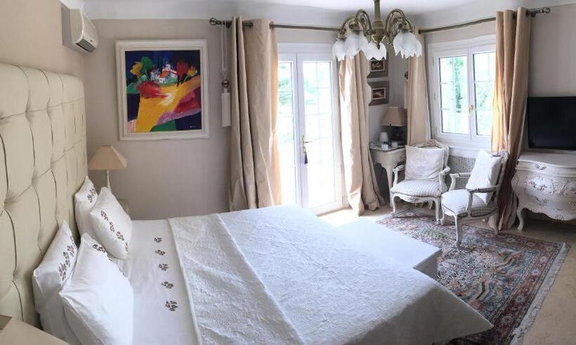 مسافرخانه La Bergerie B&b