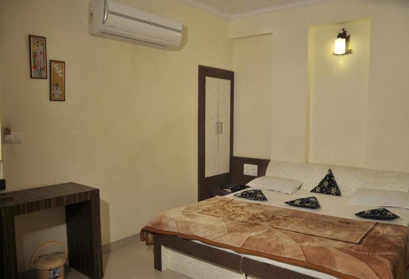 Hotel Akash Deep