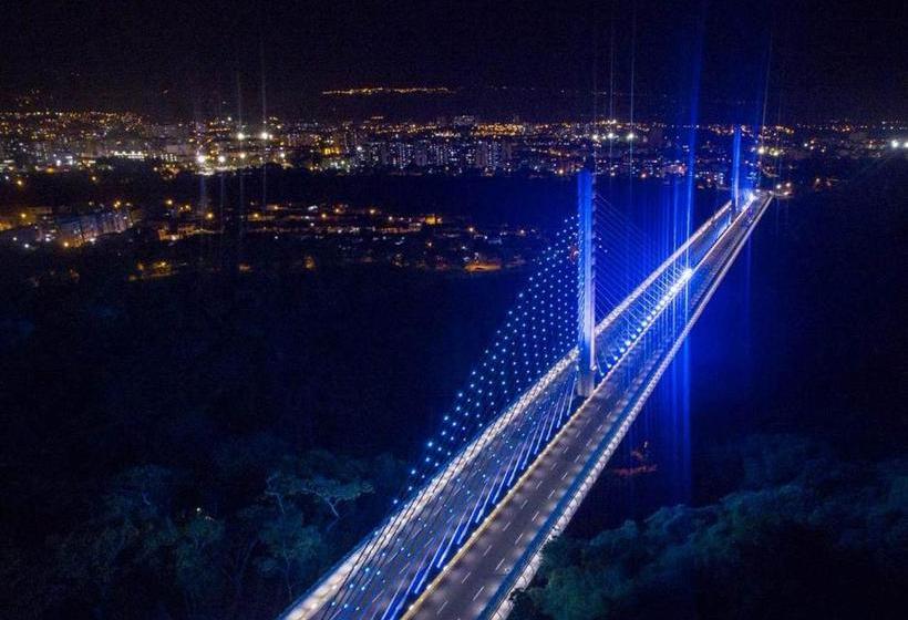 هتل Bucarica Plaza