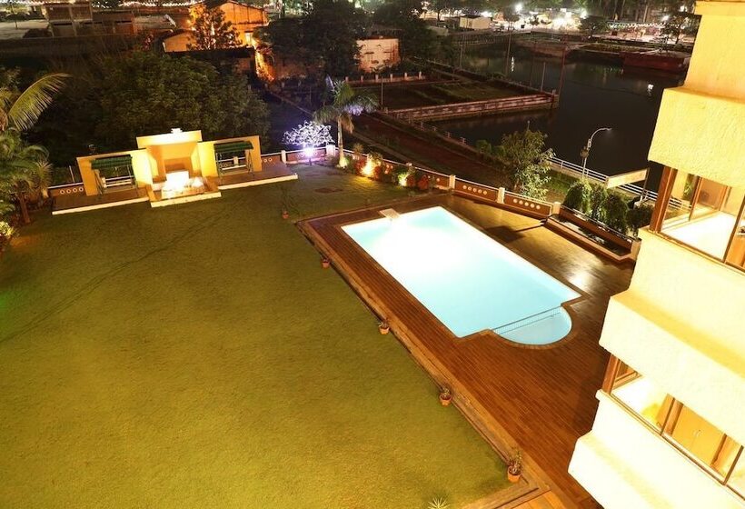 Отель Patang Residency