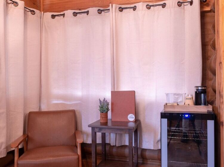 מוטל Elkhorn Cabins And Inn