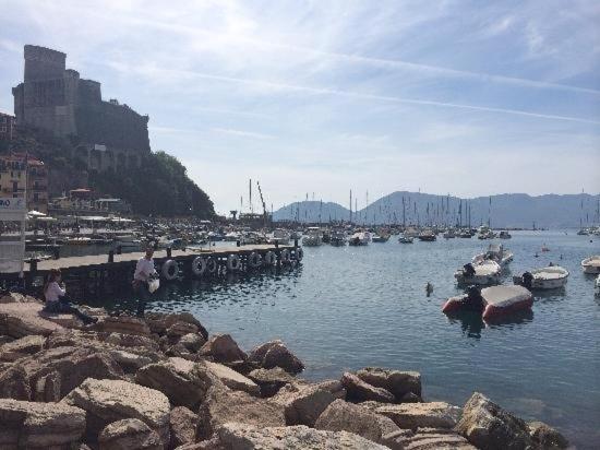 پانسیون Affittacamere La Baia Di Lerici