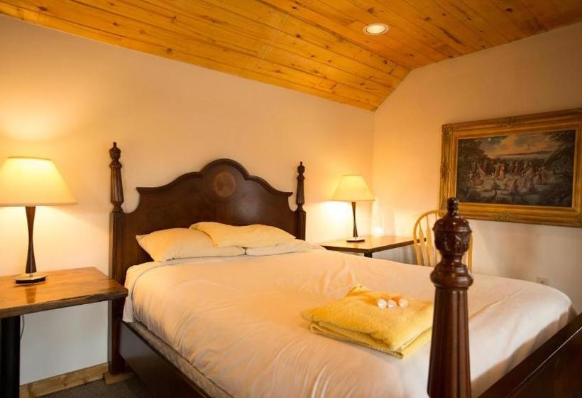 فندق صغير Snowmansion Taos Adventure Lodge