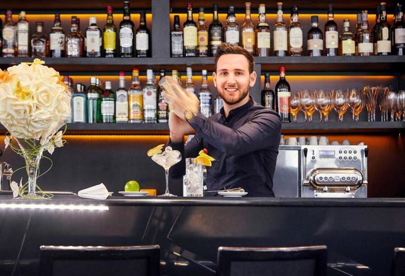 هتل Nadi Bay Resort And Spa Fiji