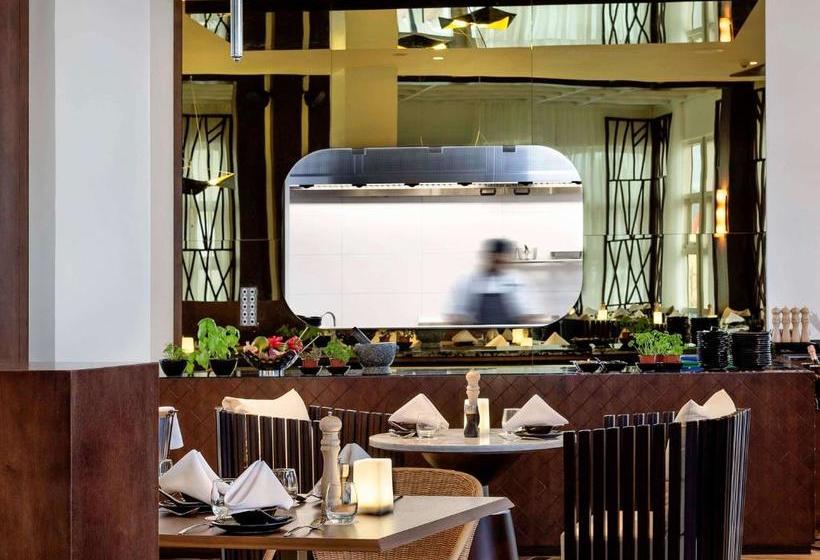 هتل Nadi Bay Resort And Spa Fiji