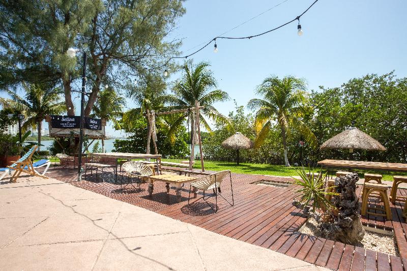 Fotos del hotel Selina Cancun Laguna  Zone:  14