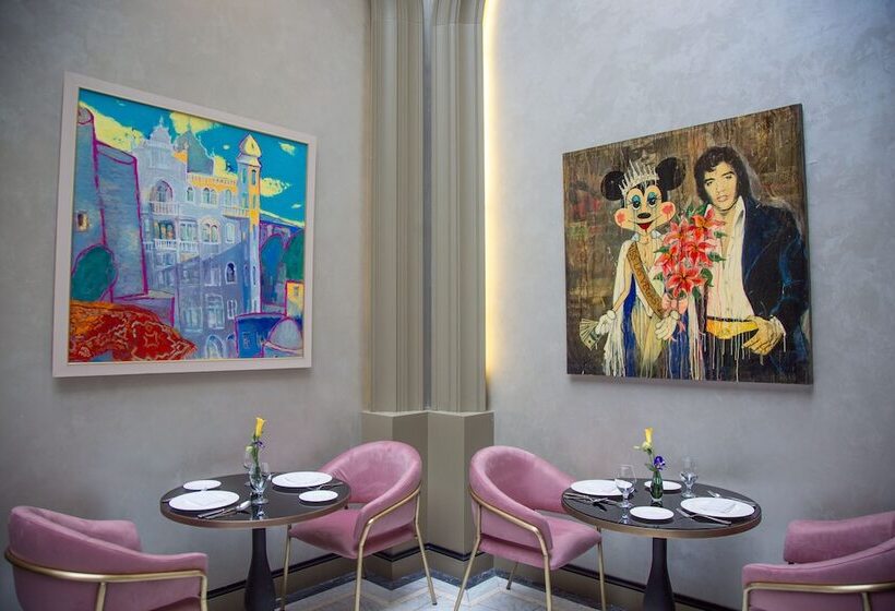هتل Art Gallery